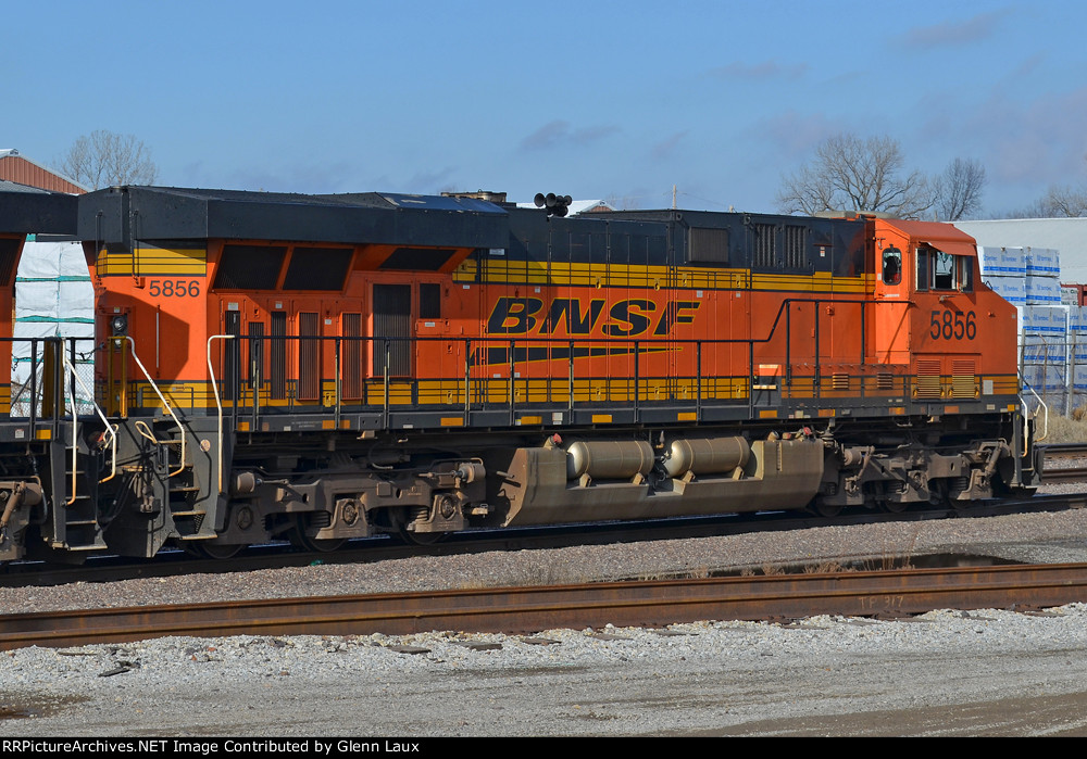 BNSF 5856